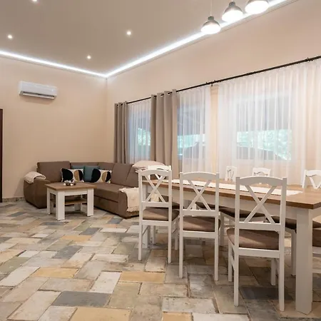 Holiday home Aranypart